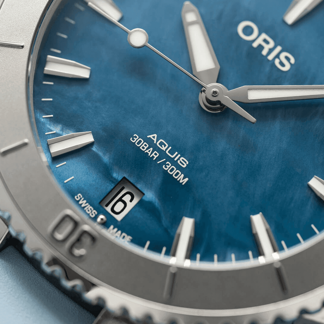 Oris Aquis Date in Blue with Blue Rubber Dial 3