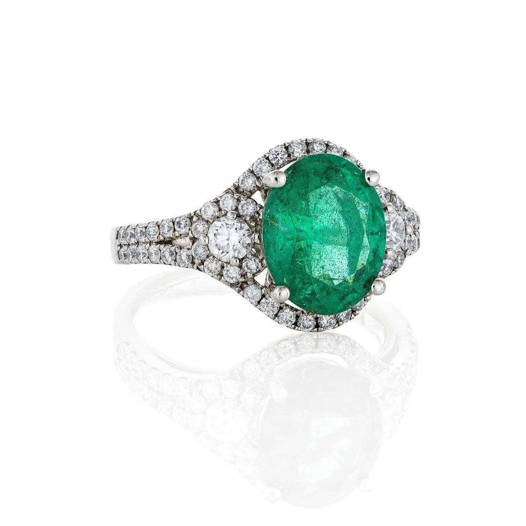 2.46 CT Oval Emerald Ring with Round Diamond Halo Ring 2