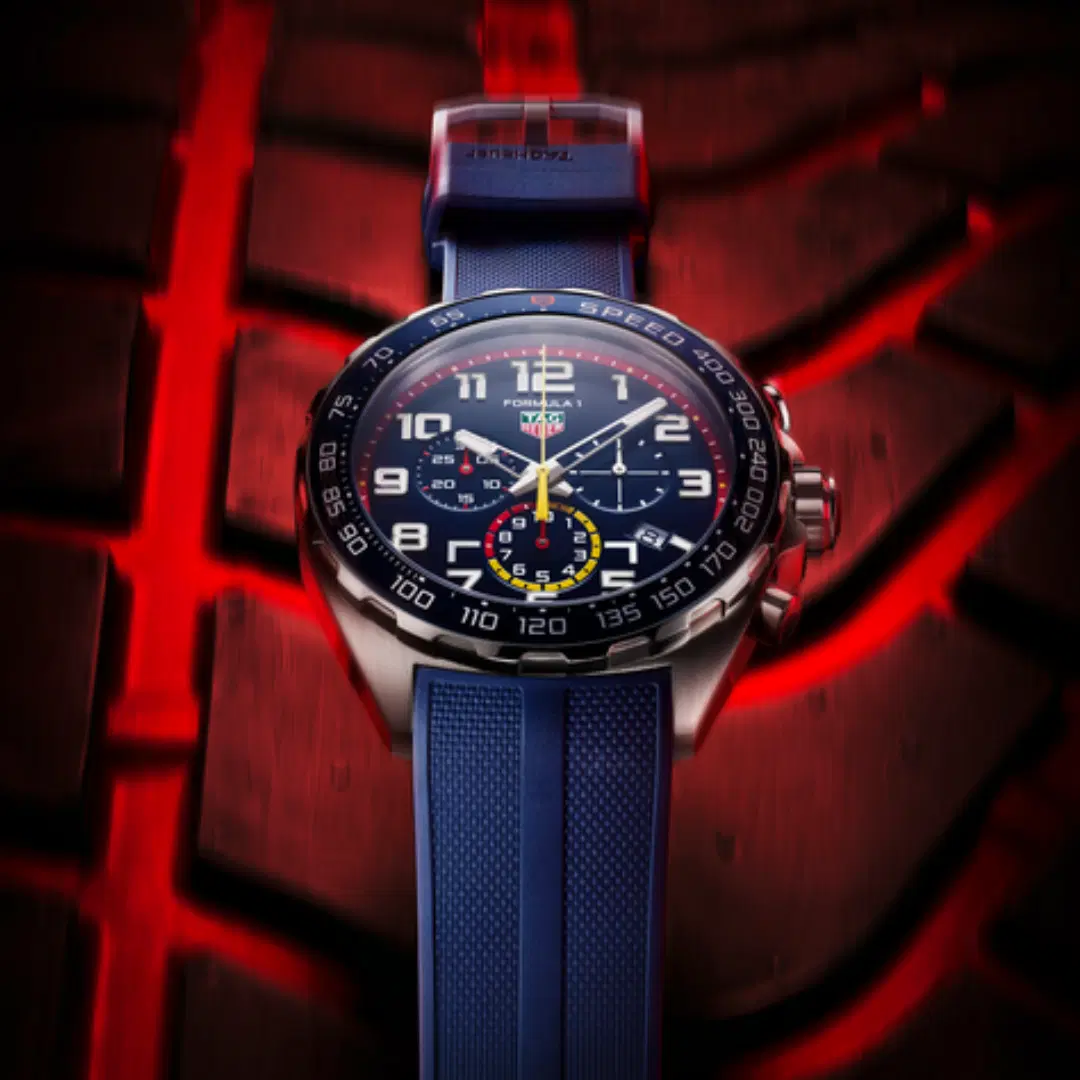 TAG Heuer Formula 1 X Red Bull Racing Quartz Watch with Rubber Strap 2