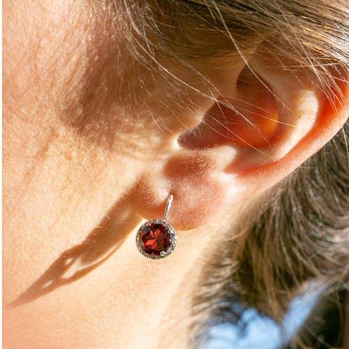 SHOP Garnet Jewelry at Lee Michaels Fine jewelry stores