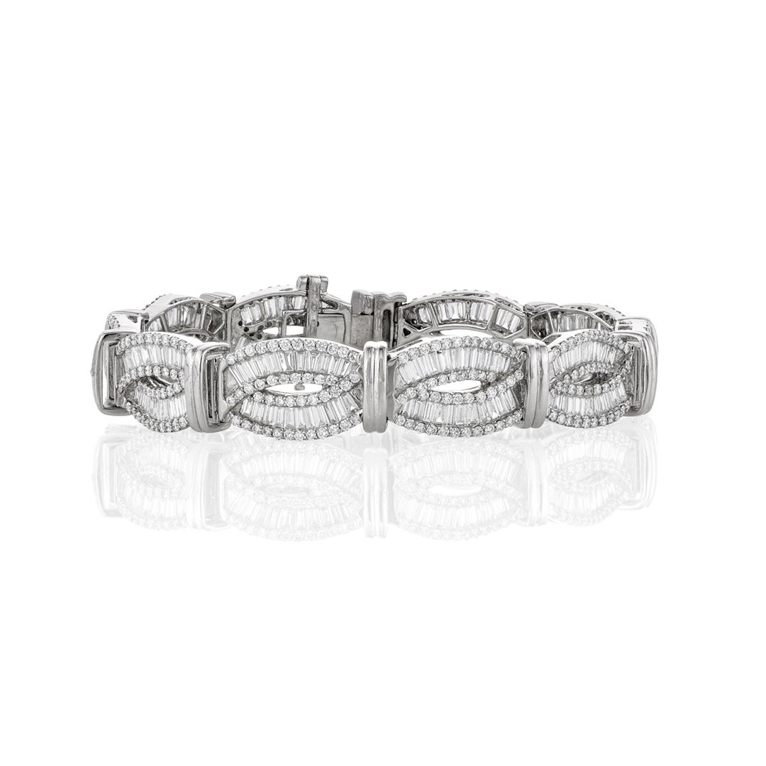 9.29 CTW Twisted Shaped Diamond Link Bracelet