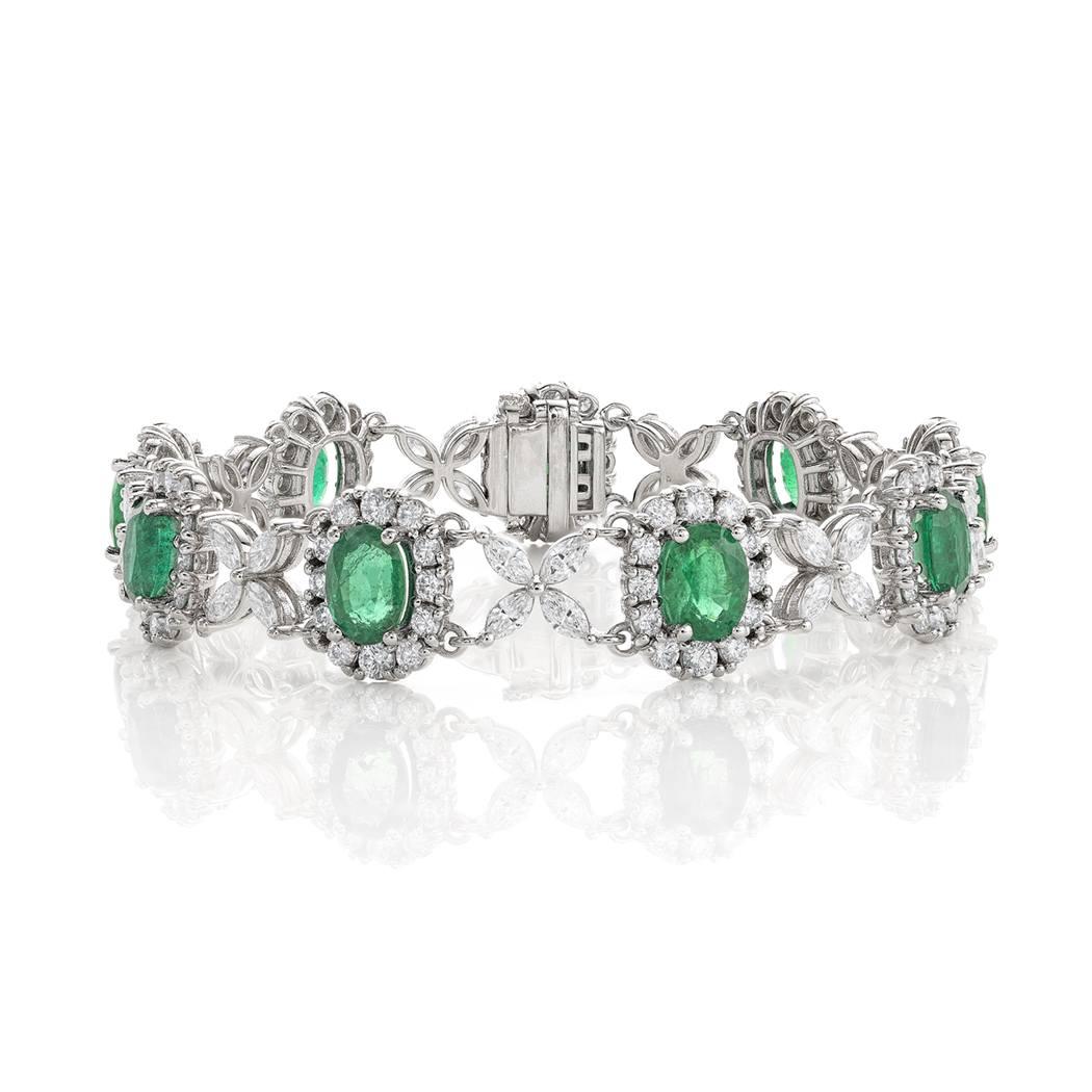 Oval Emerald Bracelet with Diamond Quatrefoil