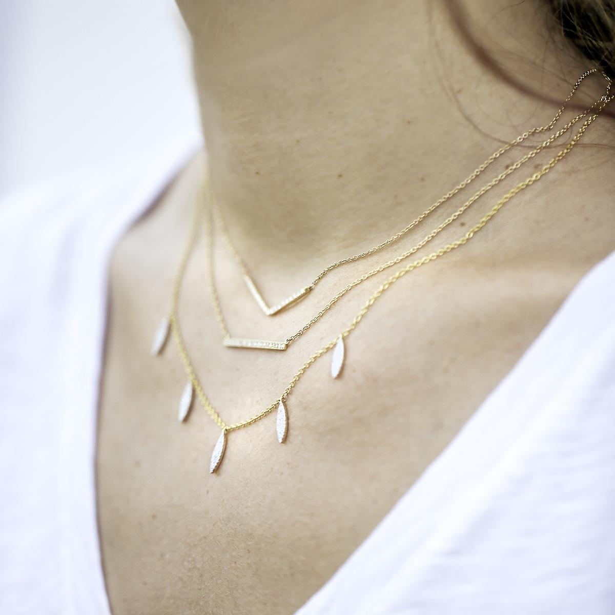Diamond V Necklace in Yellow Gold 1